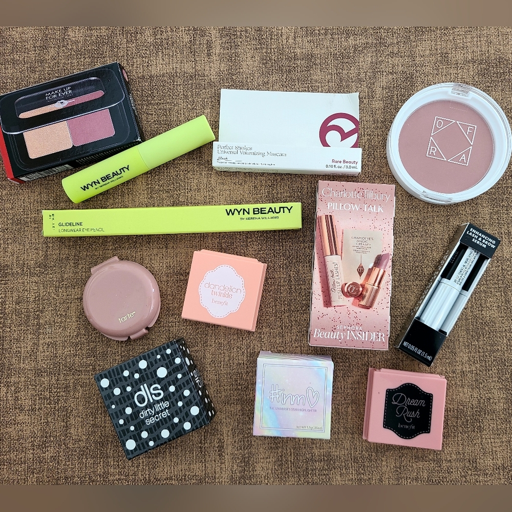 12 Piece Lot of High-End Beauty Deluxe Samples NEW